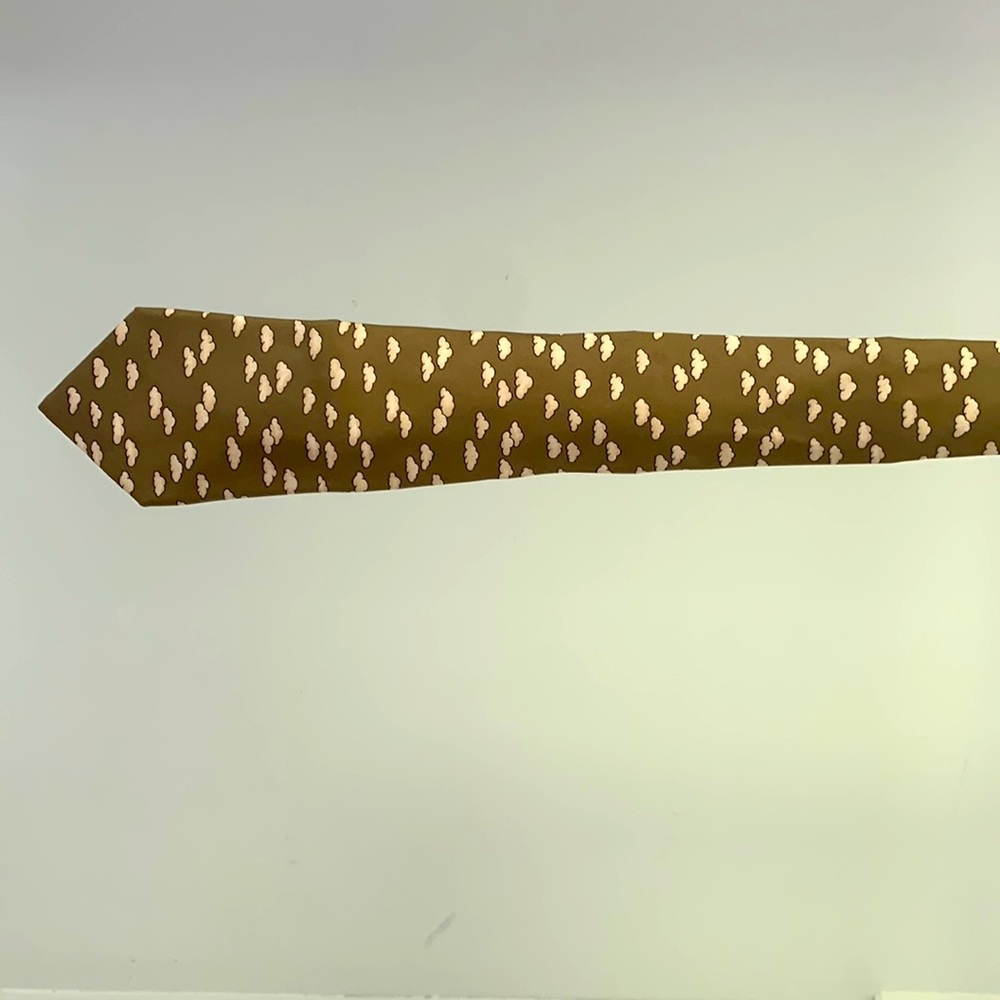 Tie 100% silk. Light green with clouds